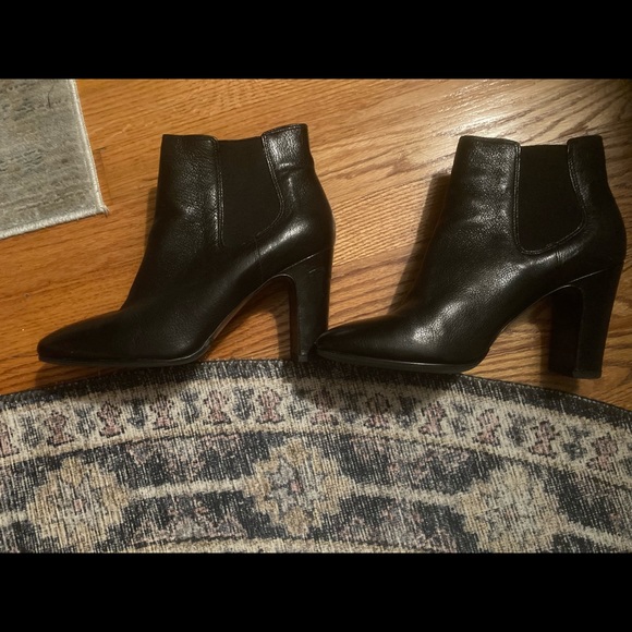 Banana Republic Belinda Black Chelsea Boots - Picture 3 of 6